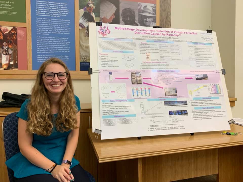 Danielle  Spaulding presenting her SURF research at St. Mary's College of Maryland, July 2019.