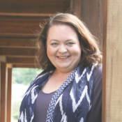 Headshot of Jeannette Modic