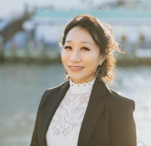 Headshot of Dr. Soo Bin Jang
